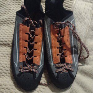 Climb X womens climbing shoes size 9 slim  orange and black